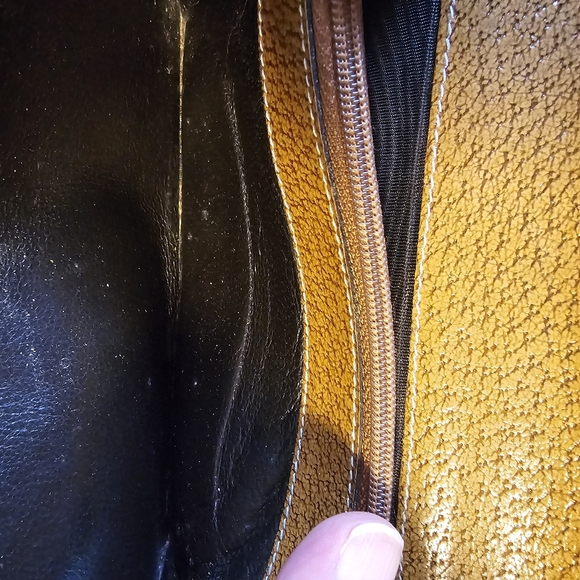 Authentic Gucci Wallet - Picture 13 of 16